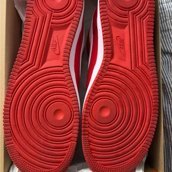 Nike Air Force 1 “Color of the Month” University Red - Picture 2 of 5